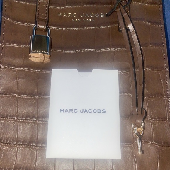 MARC JACOBS Mini Grind Brown Croc Embossed Leather Crossbody Tote Bag NWT - Picture 4 of 8